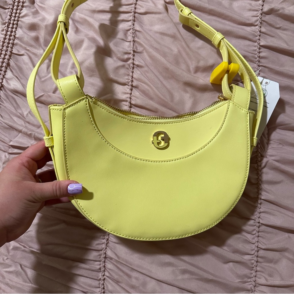 Time and Tru Women's Olivia Crossbody Bright Yellow Bag - Picture 4 of 10